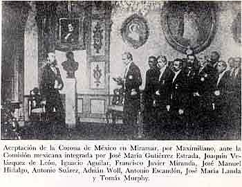 La Asamblea de Notables se pronuncia por la adopción del sistema monárquico de gobierno.