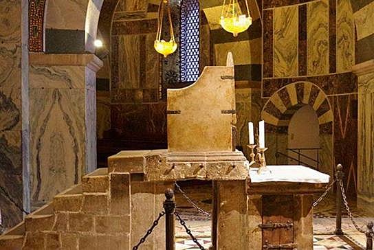 Muerte de Pipino y sucesión de Carlos (Carlomagno).