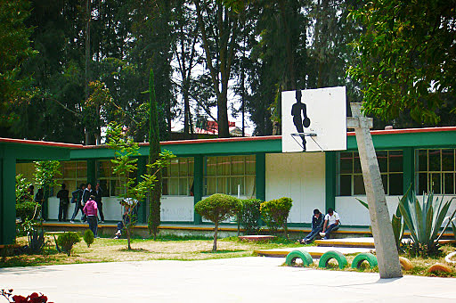 PUDE ENTRAR A UN BACHIILER