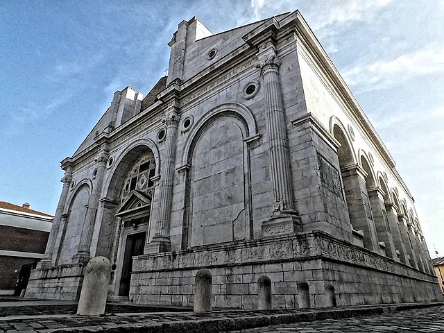 Tempio Malatestiano, Leon Battista Alberti