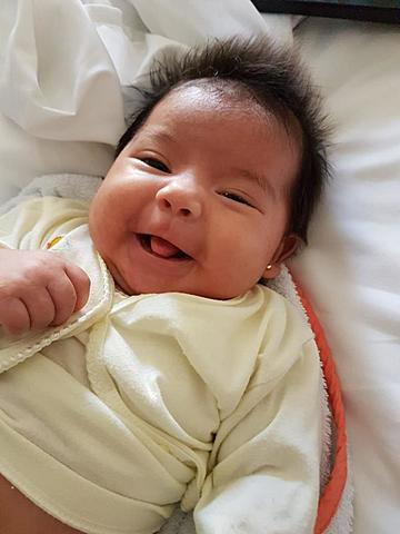 la primera carcajada de my litel sister