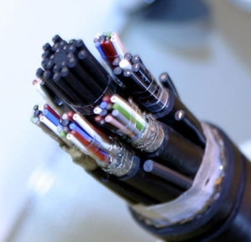 CIRCUITO DIGITAL A TRAVEZ DE CABLE SUBMARINO