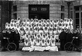 Florence Nightingale con 38 enfermeras