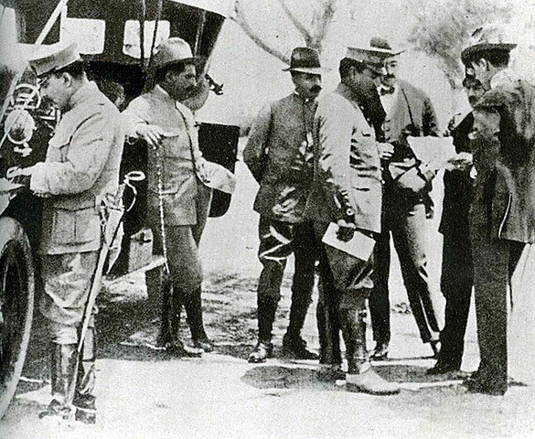 Obregón signs treaties