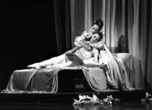 Romeo aranges to meet later in Juliet's Chamber