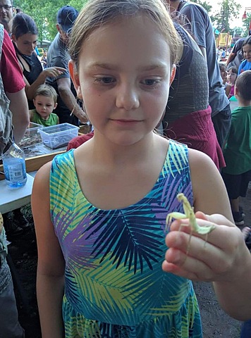 En vacances à Rigaud avec ma mamie.