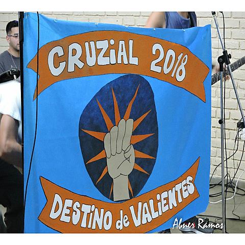 Campamento cruzial ( cruz y crucial )