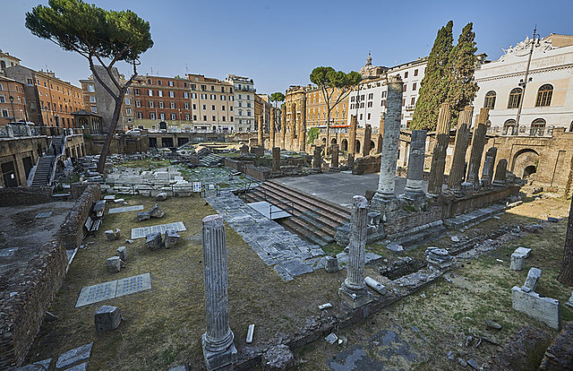Templos del grupo del Largo Argentina. Paestum.