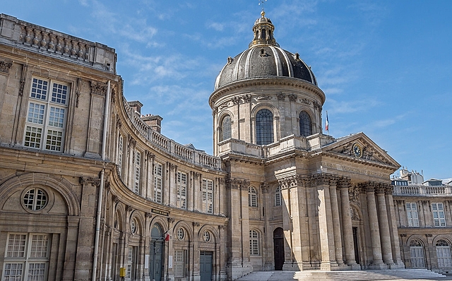 LA ACADEMIA FRANCESA