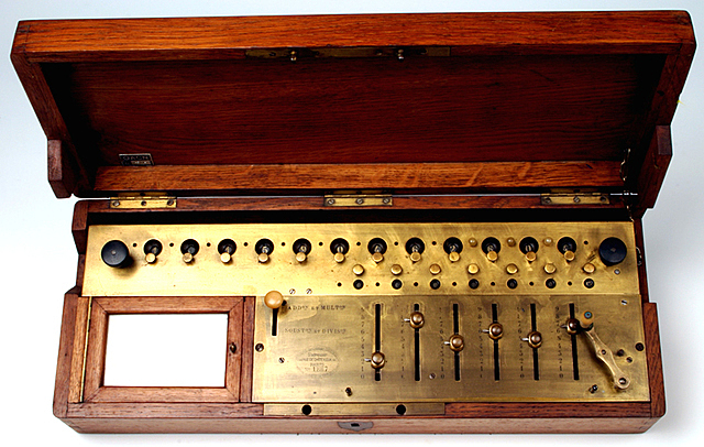 Thomas de Culmar fabricó la primera calculadora.