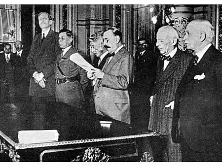 Decada Infame 1930-1943