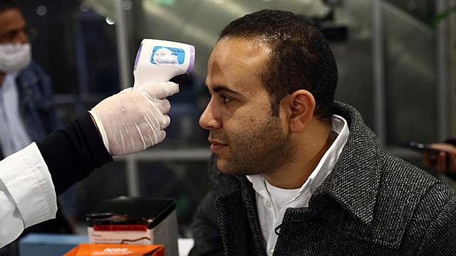 Primera muerte en Europa y primer caso en Africa