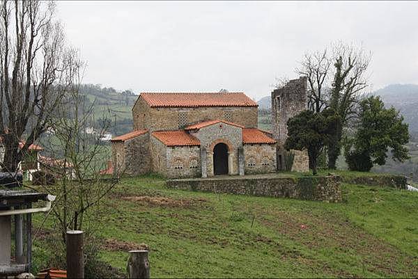 Iglesia de Santa María (Aldea de Bendones, Municipio de Oviedo).