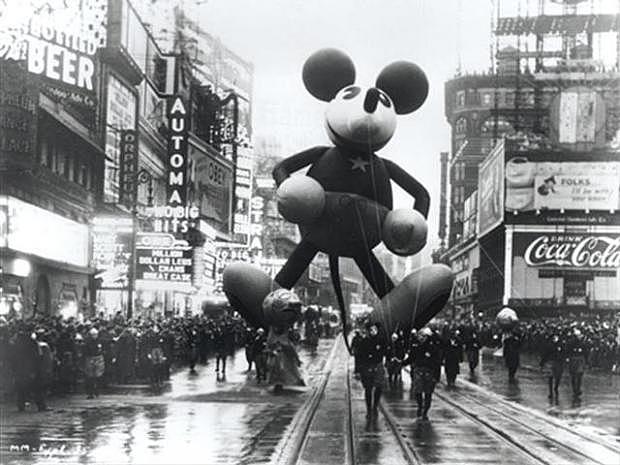 1930's Macy's thanksgiving parade