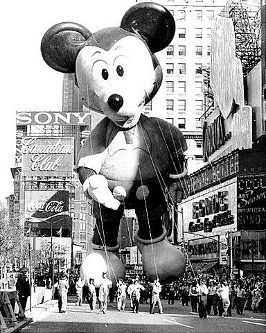 1940's Macy's thanksgiving parade