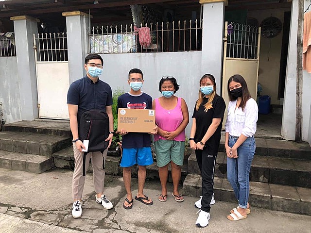 LifeRisks personally delivered the awards for the #ISWO awardees