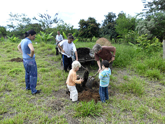 Área agrícola do Sítio Bahia é devolvida à Associação Cambará
