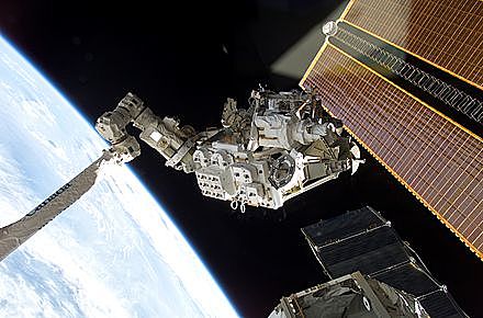 Canadarm2