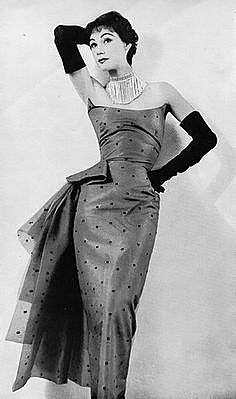 Nacimiento de Elsa Schiaparelli