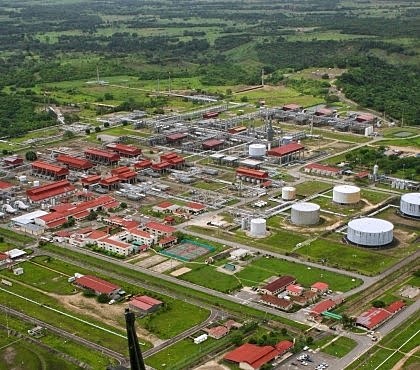 1993 Descubrimiento de los yacimientos gigantes de Cisiana y Cupiagua
