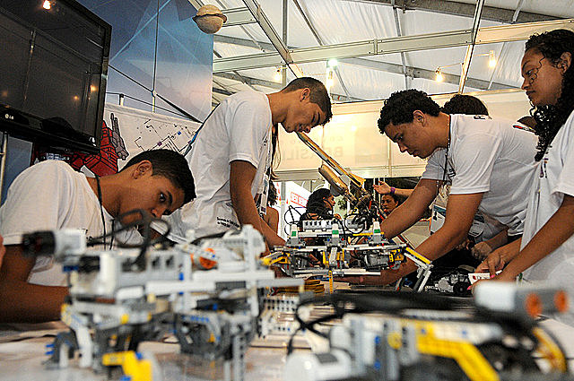 1970 Surgimento da Robótica Educacional