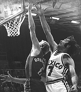 Primer partido profesional