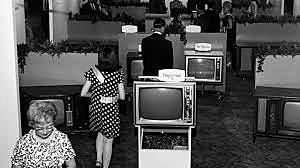 Proyección de las primeras imágenes: La caja mágica.