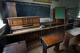 Las primeras aulas. La pizarra como apoyo didáctico.