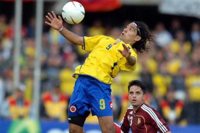 Play with the mayor colombian selection