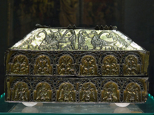 Arqueta de San Genadio. (Donada por Alfonso III).