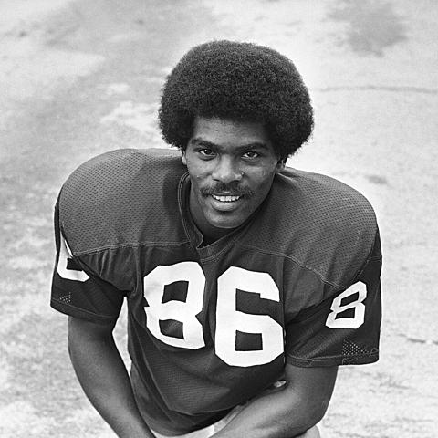 Marlin Briscoe Joins the NFL