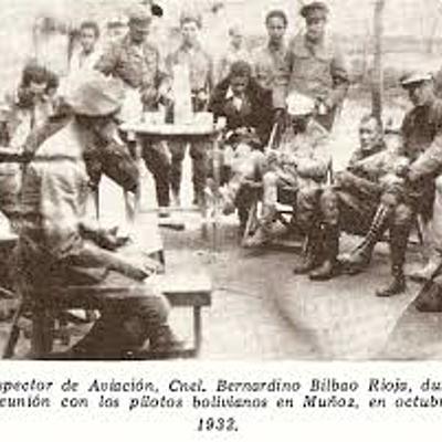 Timeline: GOBIERNOS DE LA POST-GUERRA - SOCIALISMO MILITAR (1936 - 1952)