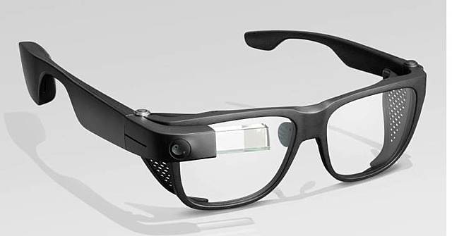 Google lanza al mercado las Google Glass.