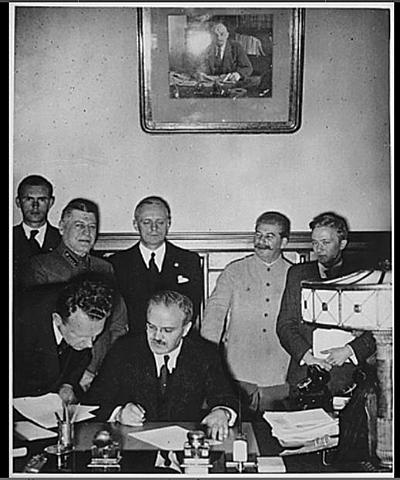 accord RIBBENTROP MOLOTOV