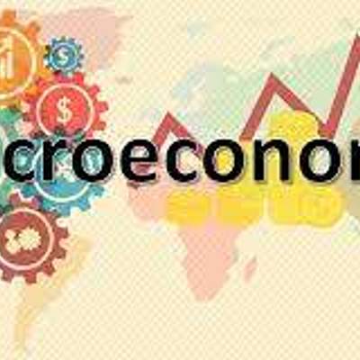 Timeline: LA MACROECONOMIA