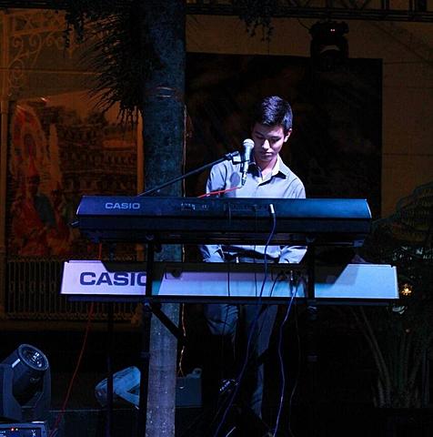 mi primera vez tocando en 'publico