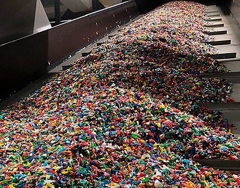 Ouverture d'une usine de recyclage de étiquettes et couvertures.