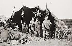 Aonikent (gente del sur) o Tehuelches (en mapuche)