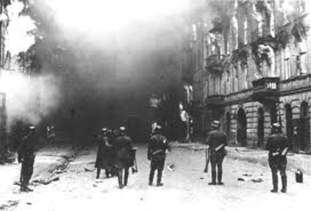 Warsaw Ghetto is created
