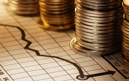 Desaceleración del crecimiento: Crisis, reestructuración y globalización.