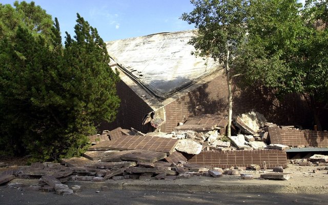 Foothills Mall shows aging