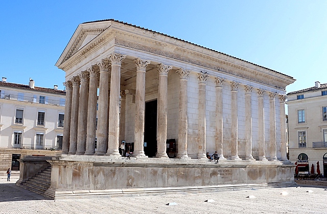 MAISON CARRÉE