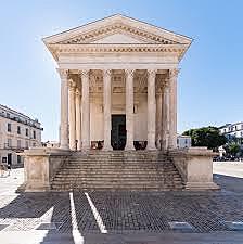 Maison Carrée