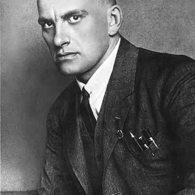 Timeline: Биография Владимира Владимировича Маяковского