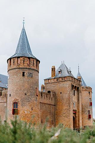 DOORNENBURG CASTLE (MEDIEVAL ARCHITECTURE)