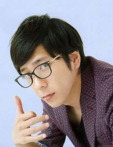 Devient membre d'Oxfam Japon