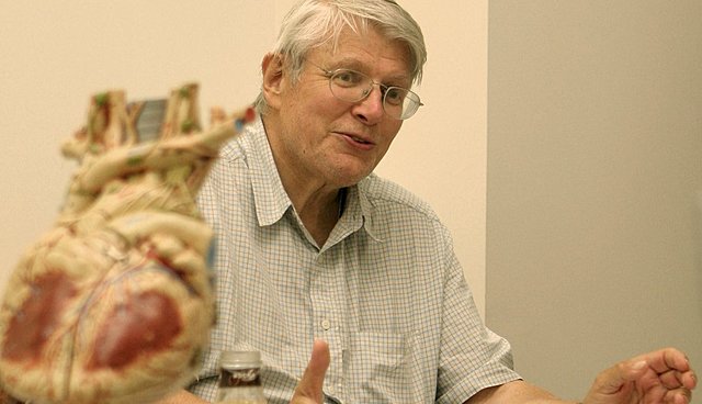 El primer corazón artificial permanente