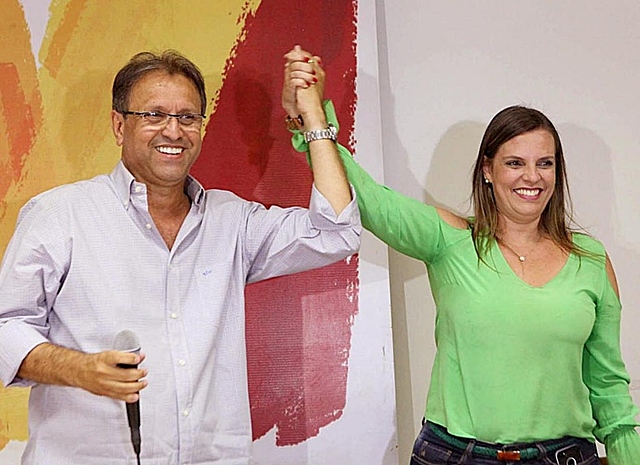 GOVERNADOR E VICE CASSADOS