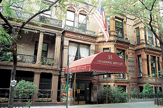 National Arts Club (Gramercy Park, New York). (Casa de piedra rojiza del Renacimiento gótico victoriano).