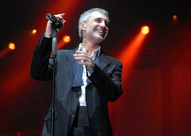 Concert of his song: "Bailar Pegados"